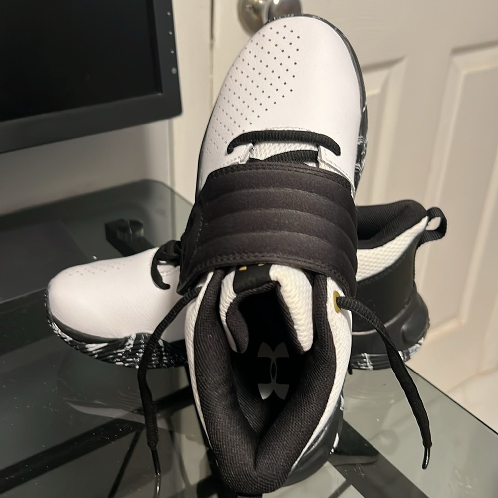 Under armour zone BB basketball shoes - Picture 2 of 7